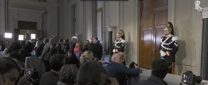 Copertina di Consultazioni, Mattarella incontra i big: Pd, Forza Italia, Lega e M5s. La diretta video dal Quirinale