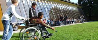 Copertina di Milano, in fondo non c’è nulla di male se dei ragazzi disabili faticano per andare a scuola