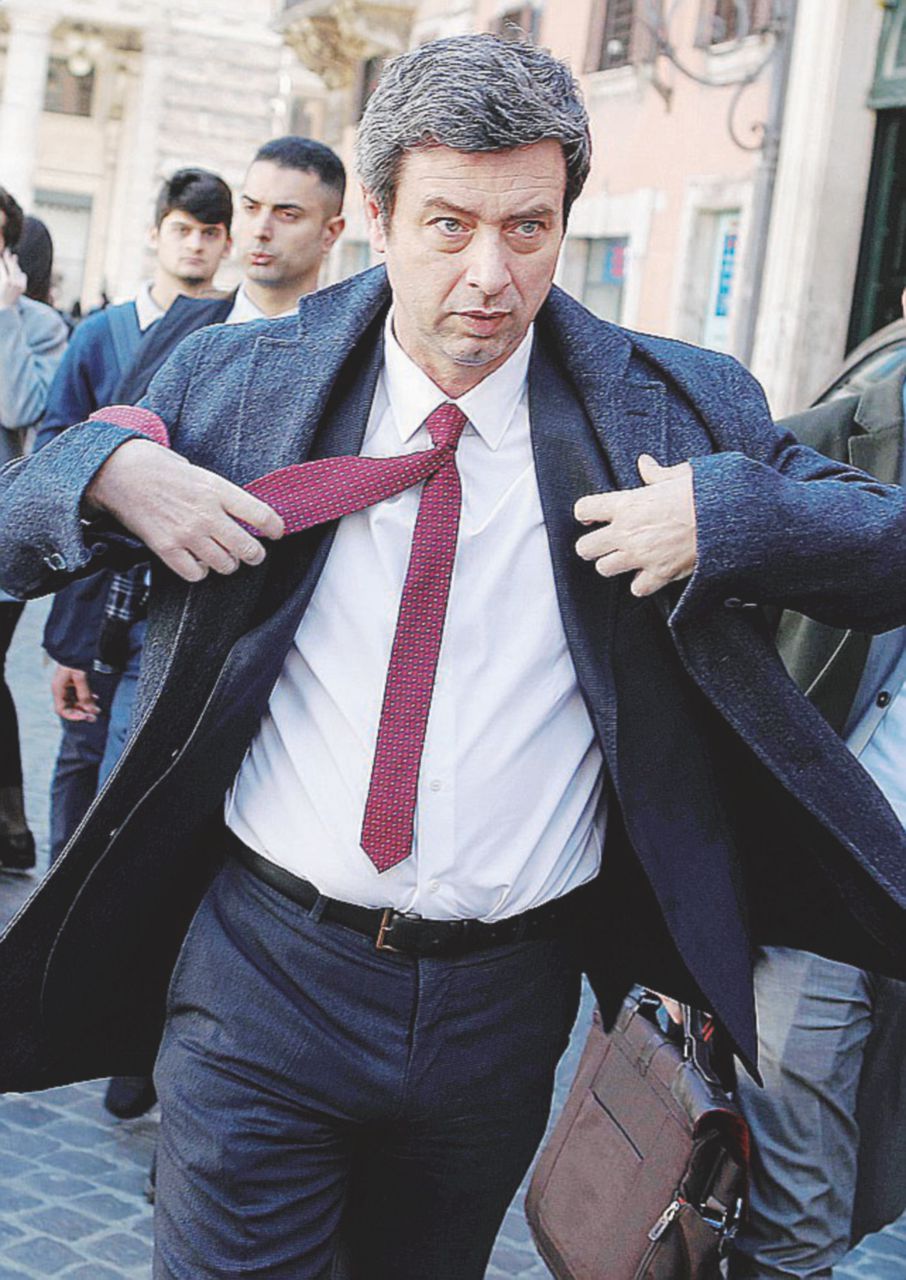 Big contro - Andrea Orlando, ministro della Giustizia, all’attacco frontale a Renzi - Ansa Due partiti in un corpo solo: i dem esplodono