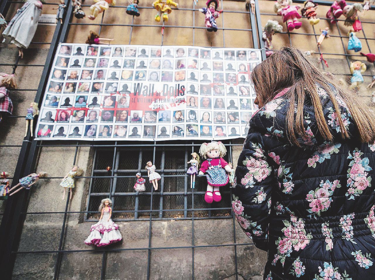 Copertina di Fondi violenza sulle donne, soldi a tutti tranne ai centri