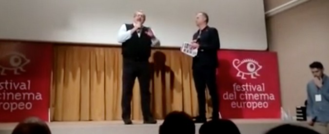Copertina di No Tap, Michele Emiliano contestato a Lecce. Proteste al festival del cinema contro la realizzazione del gasdotto