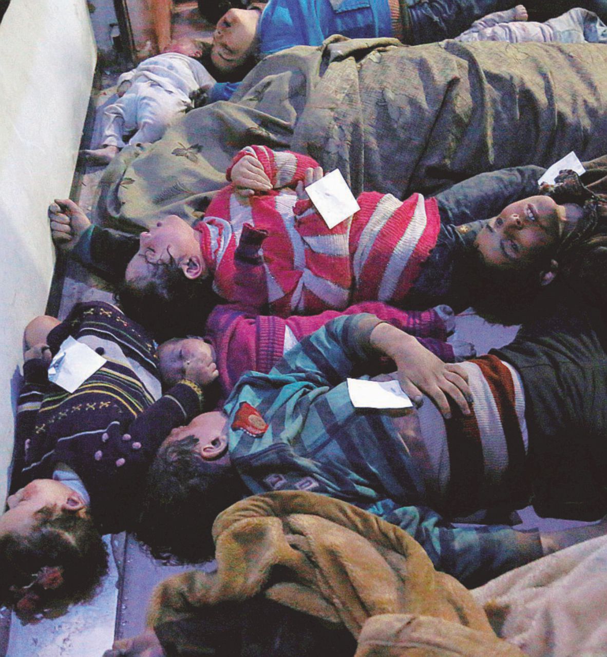 Di chi è la colpa - Vittime civili dell’attacco col gas a Douma - Ansa “Tempo di negoziati scaduto, sarà scontro nei cieli”