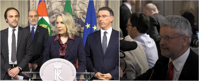 Copertina di Consultazioni Bis, Svp: “Dialogo con tutti ma escludo fiducia a governo Lega e M5s”. Poi la domanda-show di Enrico Lucci
