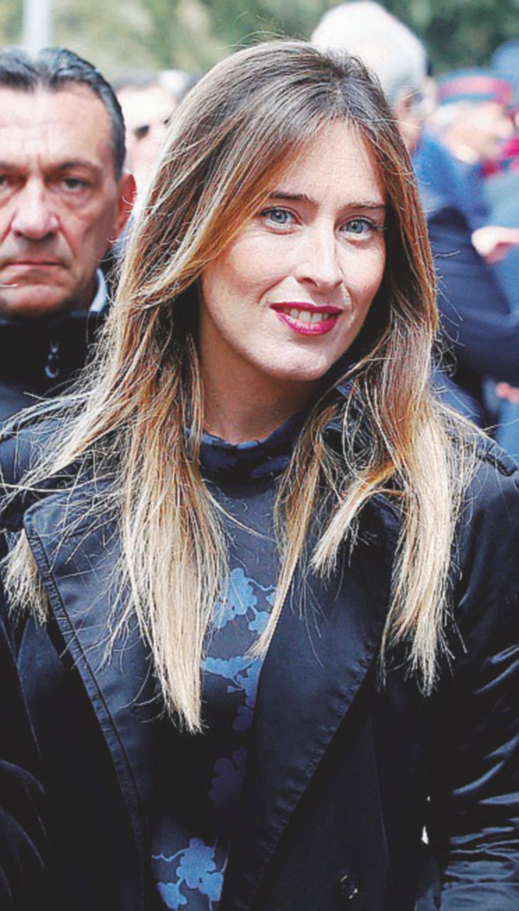 Dem agitati - La Sottosegretaria, Maria Elena Boschi e Delrio, ministro delle Infrastrutture - La Presse/Ansa Al governo c’è solo il fantasma di Paolo tra ministri che scappano e si nascondono