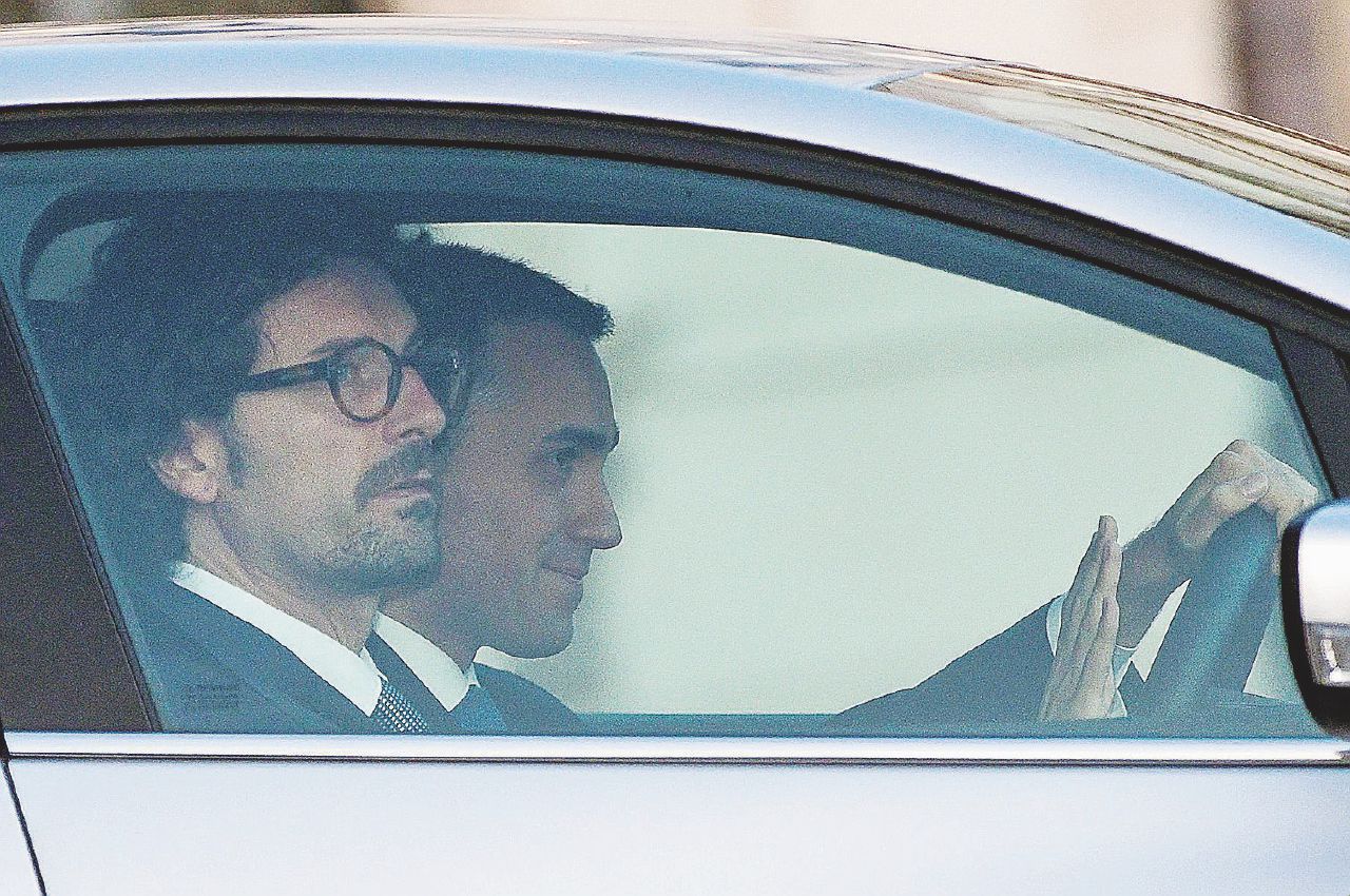 In auto - Ieri Luigi Di Maio, anziché a piedi come la prima volta, è salito al Colle guidando una vettura - Ansa Paura governissimo: Di Maio fa l’ultimo appello alla Lega