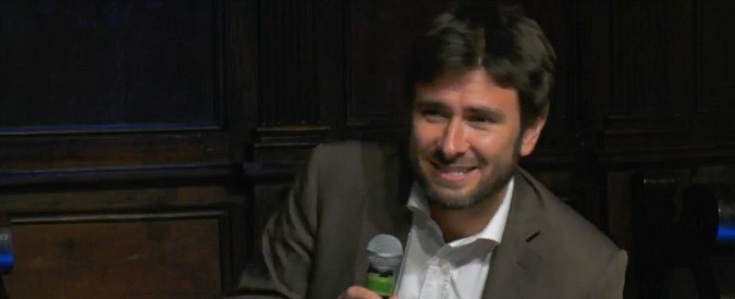 Copertina di Consultazioni bis, Di Battista (M5s): “Berlusconi? Ieri parlava e Salvini muoveva la bocca. Lo tratta peggio di Dudù”