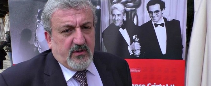 Copertina di Governo, Emiliano: “Pd all’opposizione prima che si formi governo? Vuol dire essere sleali nei confronti della Costituzione”