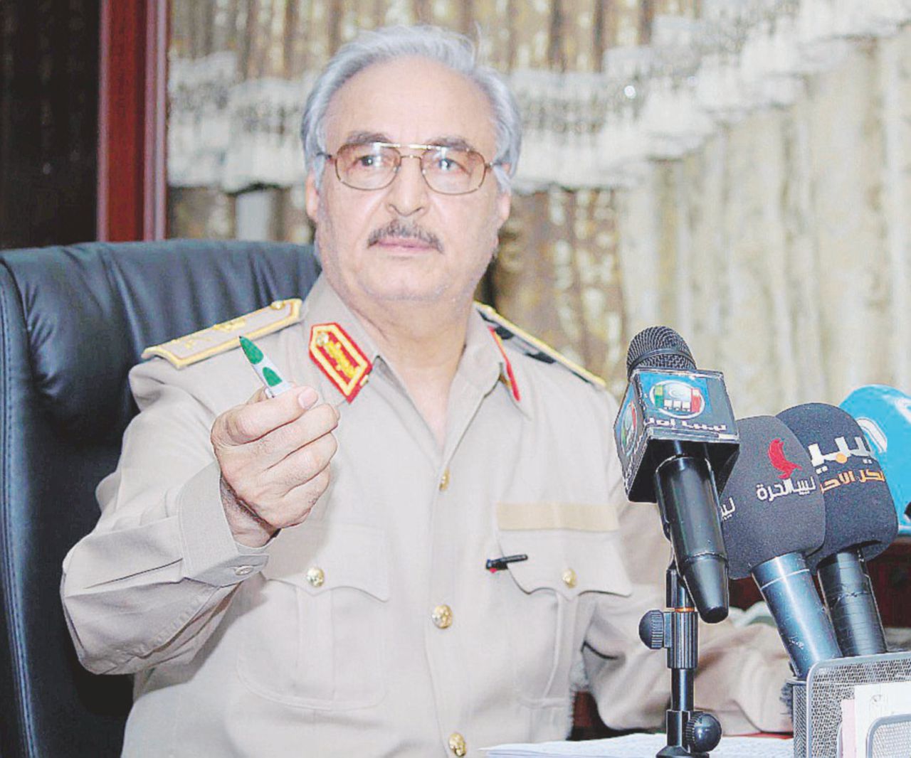Libia, l’enigma del generale: “Haftar è morto a Parigi” Libia, l’enigma del generale: “Haftar è morto a Parigi”