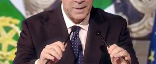 Copertina di Crozza è Berlusconi, esausto di Salvini: “Stargli dietro come un vecchio rimbambito, come una Meloni qualunque…”