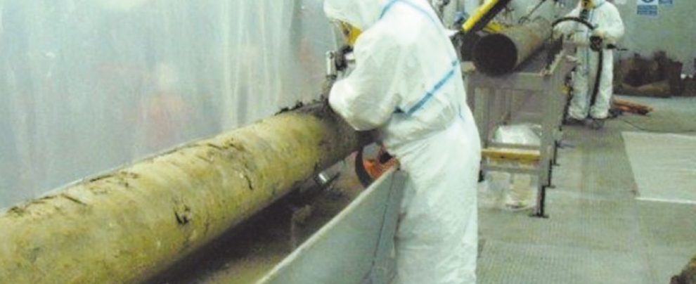 Dentro il sito - Lavoratori nel sito nucleare della Sogin di Rotondella, in provincia di Matera Sos Jonio: in mare il veleno usato per le scorie nucleari