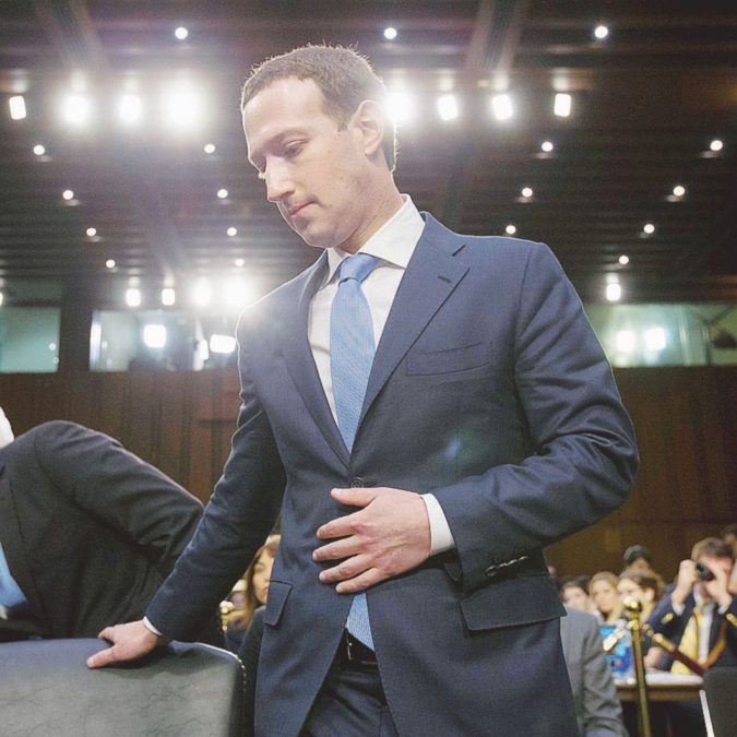 Fondatore del social - Mark Zuckerberg, 33 anni, è il quinto uomo più ricco del mondo - Ansa Senato Usa, a processo il padre di tutti i mali: Mark Zuckerberg