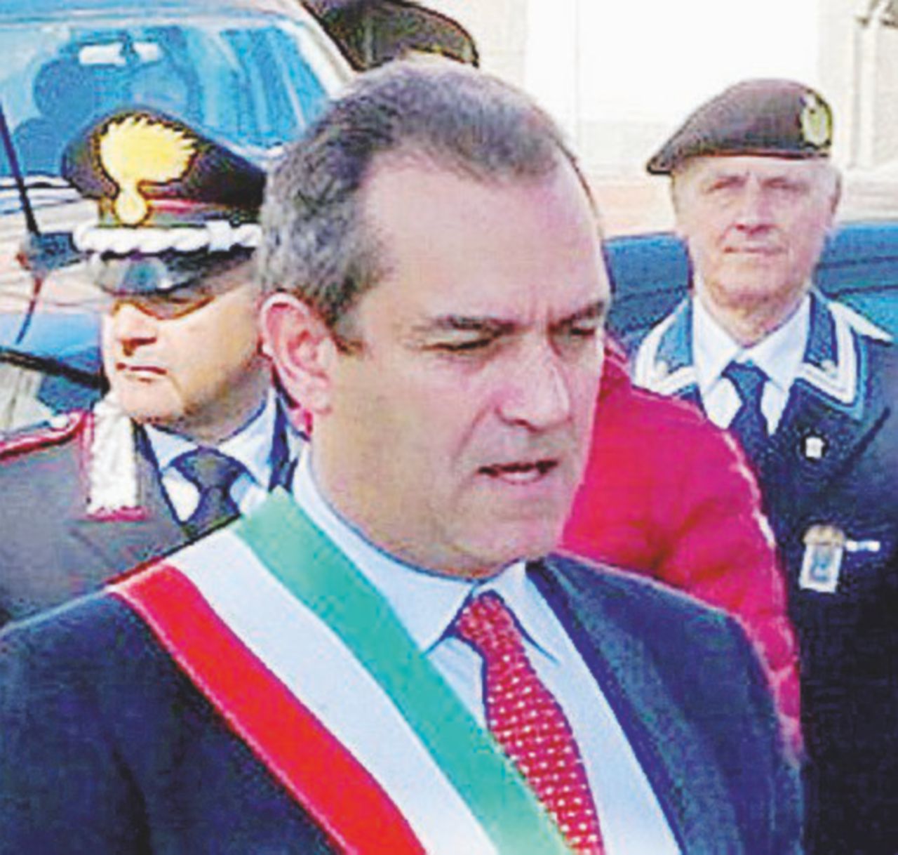 Delibera anti-bellica - Il sindaco: no a imbarcazioni a propulsione nucleare o che trasportano ordigni atomici - Ansa Il sottomarino Usa della discordia De Magistris: “Nucleare no grazie”