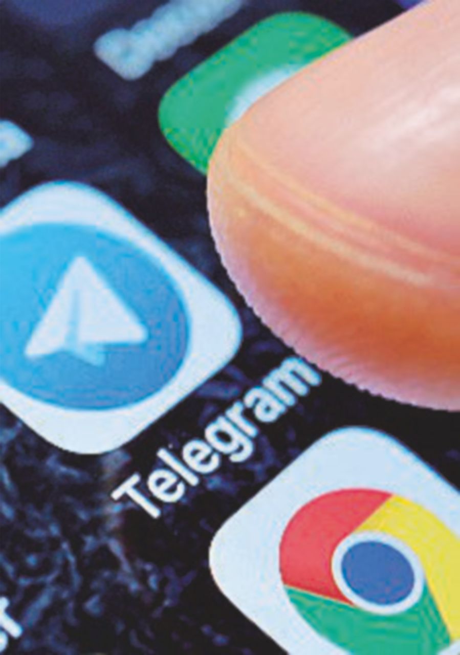 Copertina di La Russia blocca la chat Telegram: “Non collabora”
