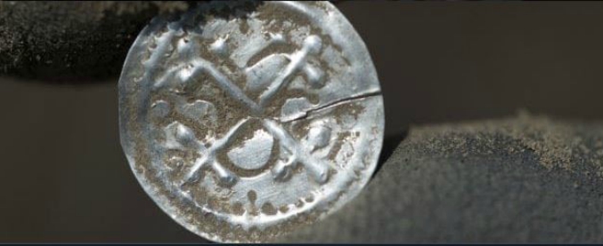 Germania, 13enne ritrova il tesoro di Harald ‘Dente Blu’: il re che ha dato il nome al Bluetooth