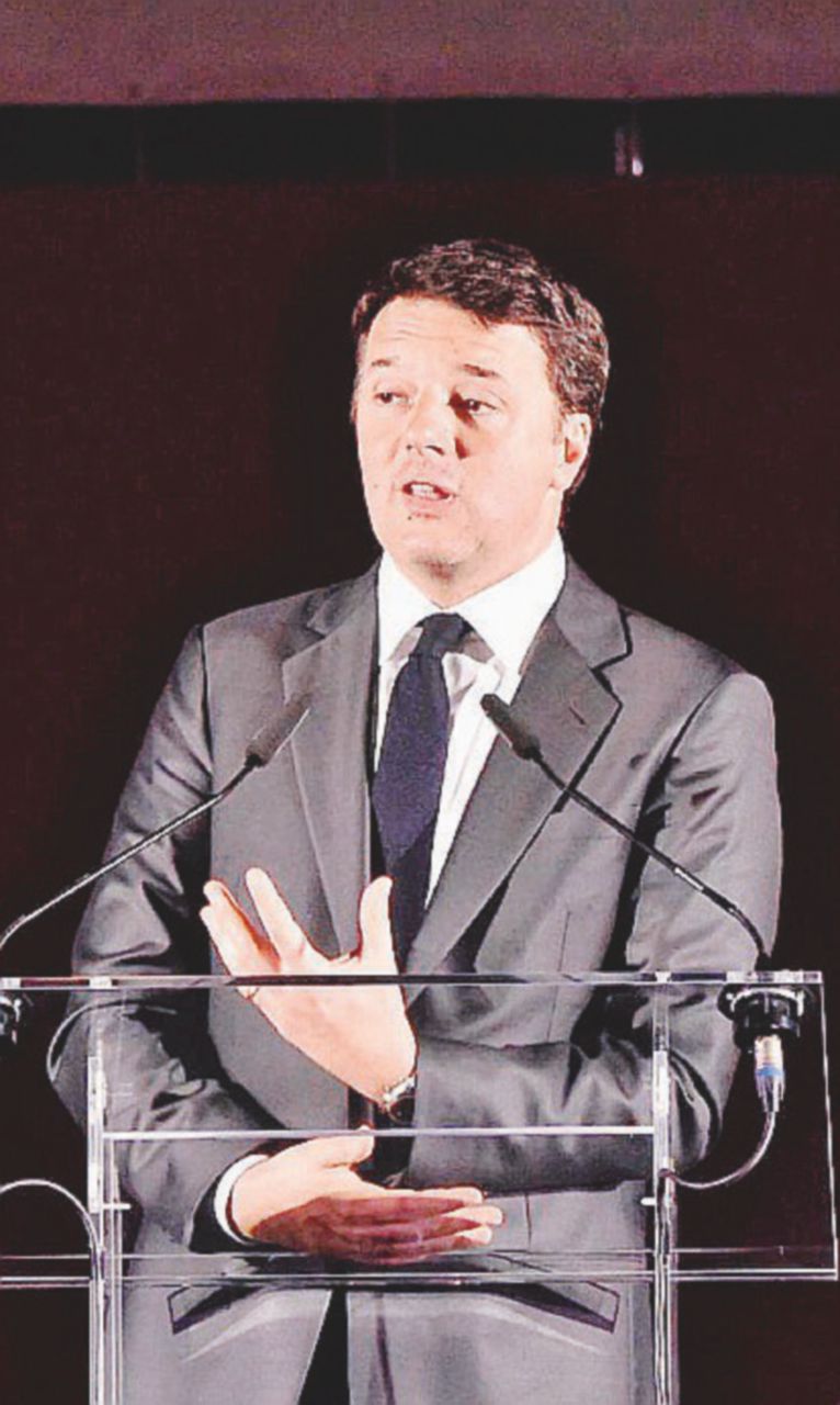 Lo sponsor - Matteo Renzi sul palco nel giorno della presentazione della fiction “I medici” a Palazzo Vecchio, sede del Comune di Firenze - Ansa Governo: 4 milioni ai Bernabei per produrre la serie sui Medici