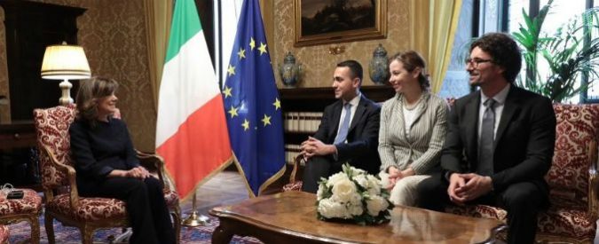 Casellati, il mandato è già fallito. Di Maio: “Sì solo a Fi, la Lega si decida”. Salvini: “Tu lo fai un passo di lato come me?”