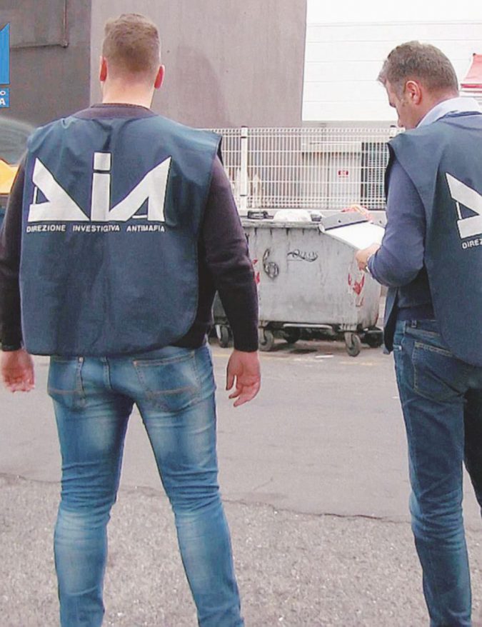 Arresti e bombe: ma “la mafia non c’è” e i carabinieri lasciano Arresti e bombe: ma “la mafia non c’è” e i carabinieri lasciano