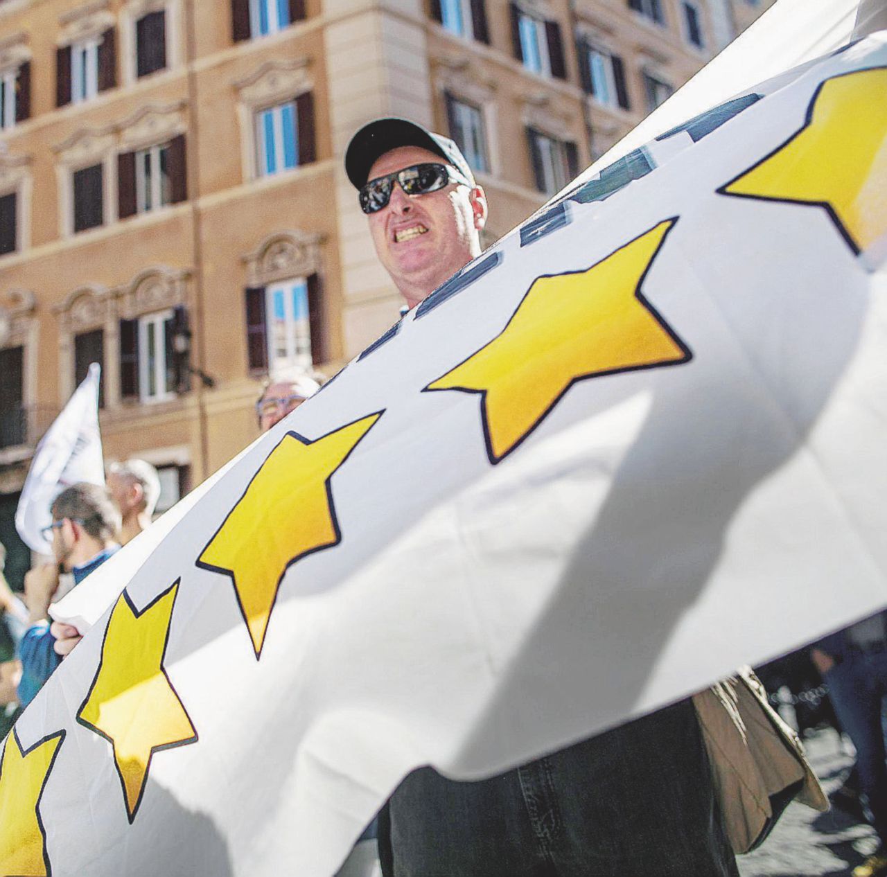 I 5Stelle cambiano programma: realpolitik da usare con cautela