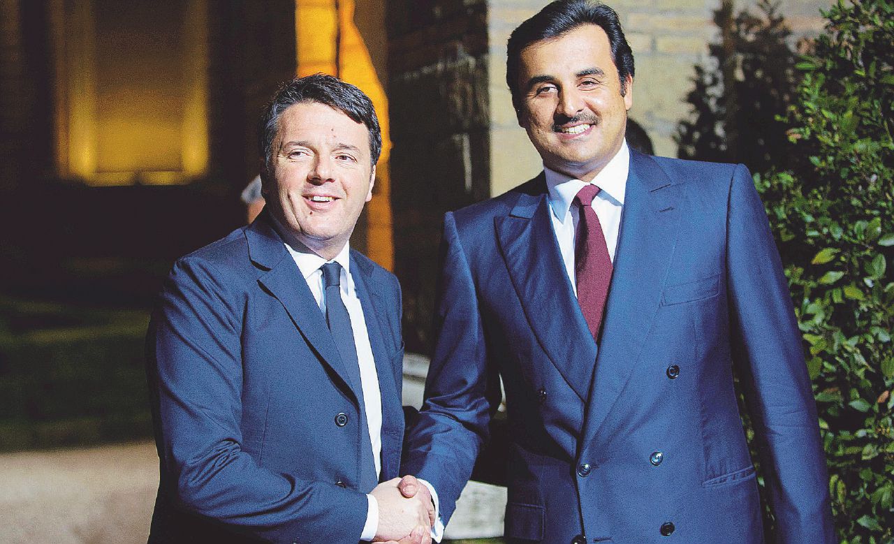Copertina di Renzi lobbista d’oro del Qatar. L’ultimo favore è per Air Italy