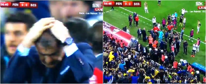 Copertina di Derby di fuoco a Istanbul, lancio di oggetti in campo: ferito il tecnico del Besiktas. Partita sospesa e un fermo