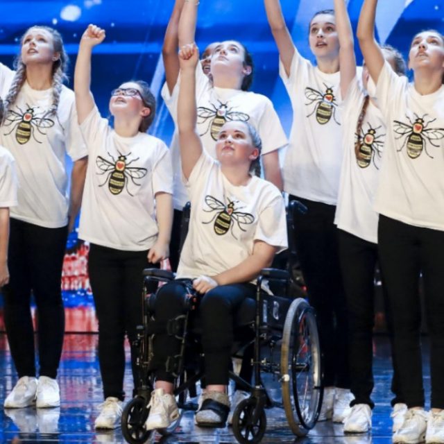 Britain’s Got Talent, ragazzina sopravvissuta alla strage di Manchester commuove giuria e pubblico
