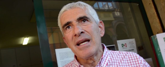 Copertina di Bologna, Casini al circolo Pd cita Mao: “La strada è a zig zag ma il futuro è luminoso. Al tavolo con Berlusconi? Ipotesi impraticabile”