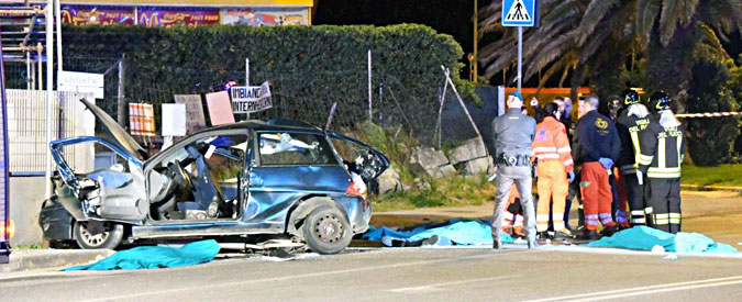 Carrara, quattro morti nella notte. L’auto si ribalta, sbalzati fuori i passeggeri