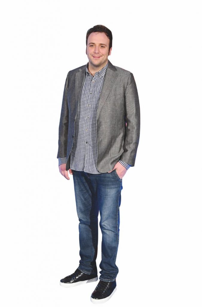 “Sono fuori moda: suono per chi ascolta, non per chi consuma” “Sono fuori moda: suono per chi ascolta, non per chi consuma”