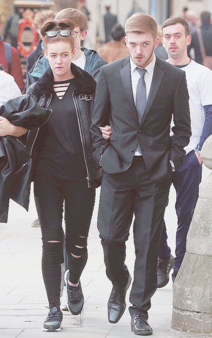 Copertina di “Alfie è italiano”: corsa a ostacoli per salvargli la vita