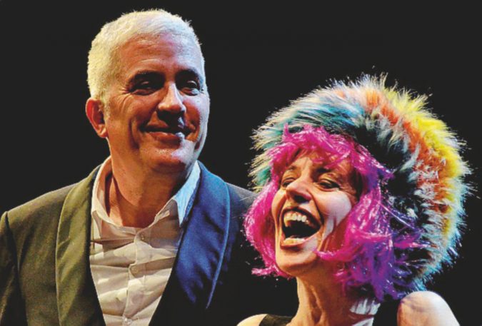 Sul palco - Gli attori della compagnia Pupkin Teatro Pupkin, ridere del potere senza riguardi per nessuno