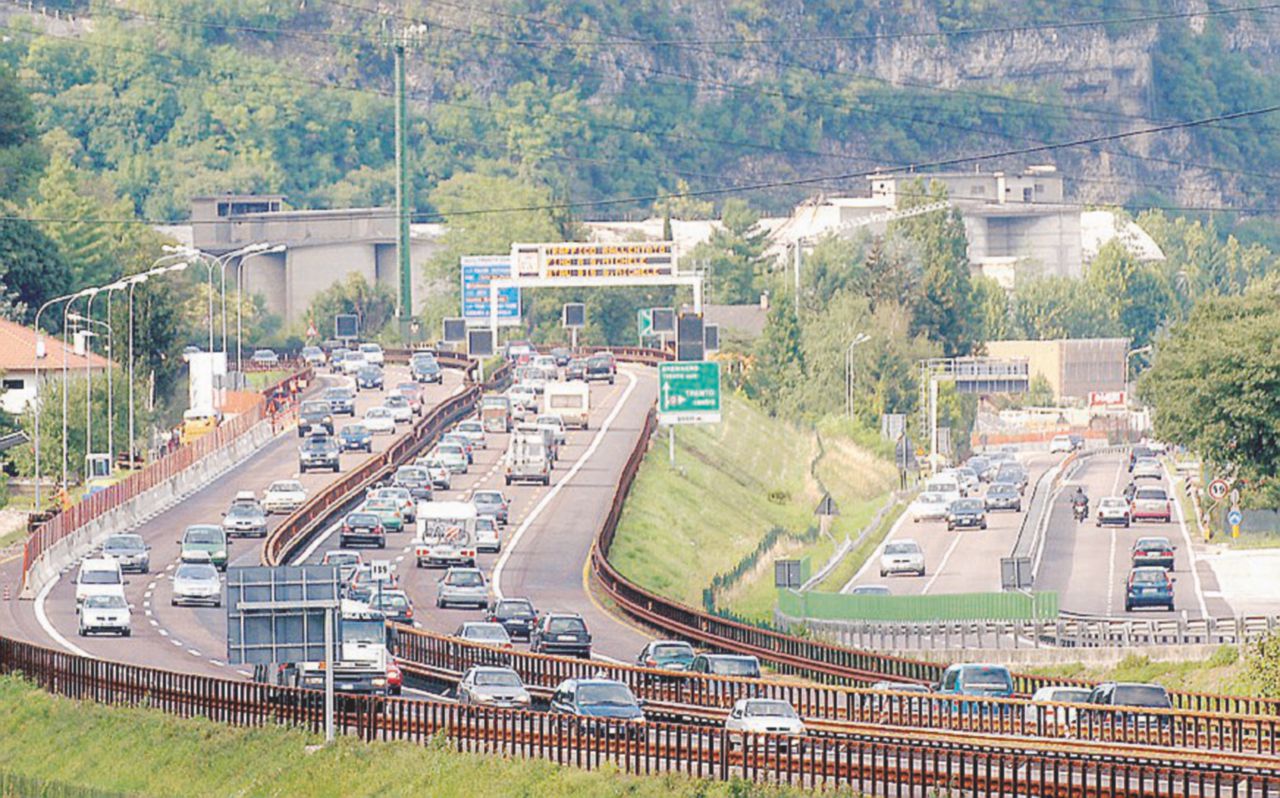 Copertina di Autostrade, corsa contro il tempo dei concessionari