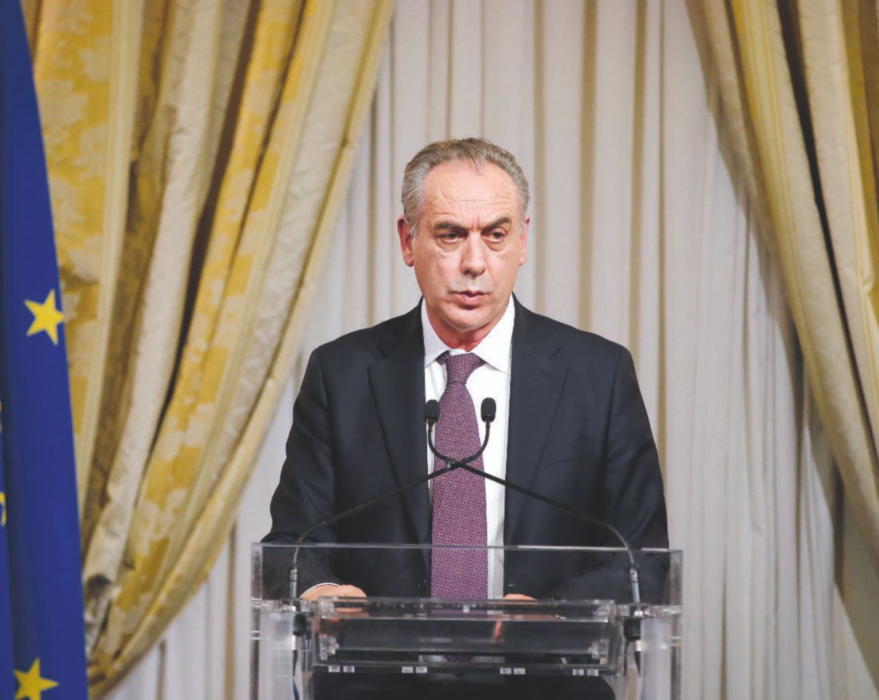 Copertina di “Processi” ai giudici, guerra al Csm sui ritardi di Legnini