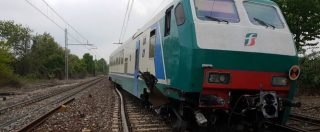 Copertina di Incidente ferroviario nel Cuneese, treno fuori dai binari: 10 feriti lievi. Rfi: “La causa è una gru privata”