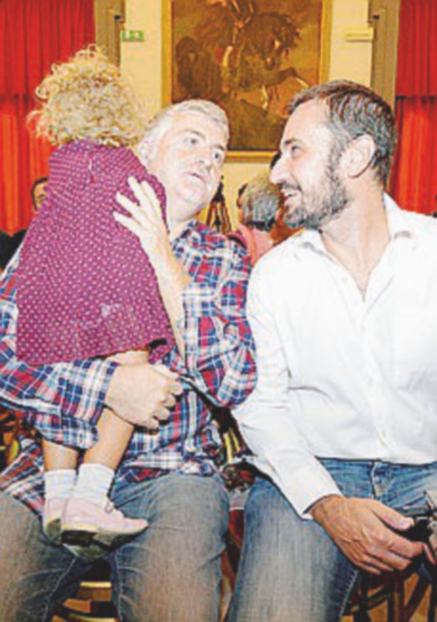 In un asilo eliminata la festa della mamma e quella del papà