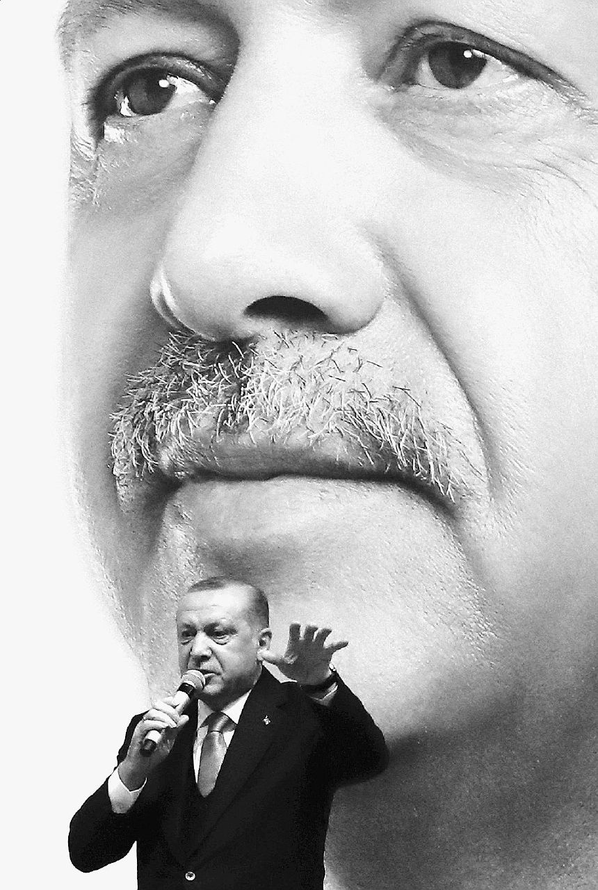 Copertina di Il diritto è morto nella Turchia della dittatura