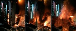 Copertina di Brasile, palazzo di 26 piani si incendia e collassa su se stesso. Una persona sarebbe rimasta uccisa nel crollo