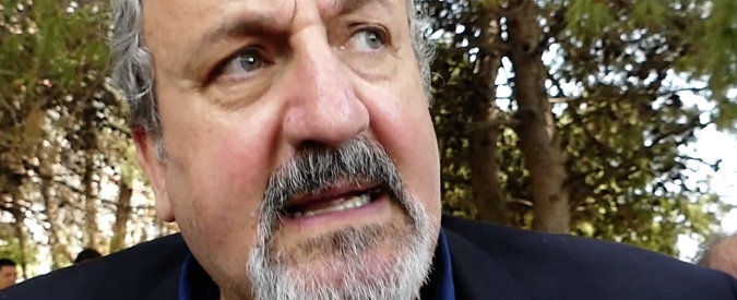 Copertina di Governo, Emiliano: “Al voto? Pd verrà raso al suolo. I miei compagni di partito sappiano che è Renzi a chiedere le elezioni”