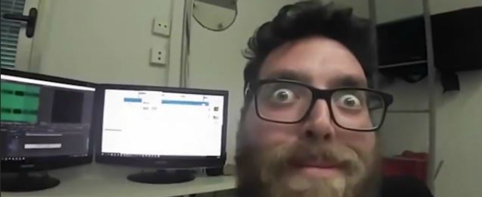 Copertina di Quando in ufficio la noia diventa una forma d’arte. E le smorfie di questo redattore fanno il giro della rete