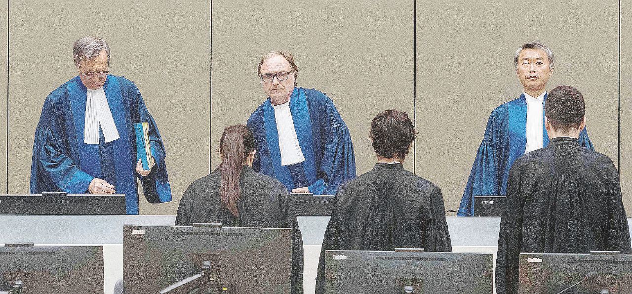 Copertina di L’imputata imbarazza l’ex pm: “Voleva sapere dell’indagine”