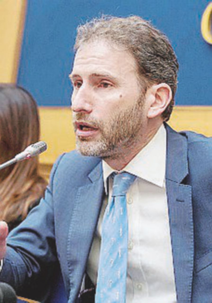 Casaleggio jr. lancia lo “scudo della Rete” per gestire i territori Casaleggio jr. lancia lo “scudo della Rete” per gestire i territori