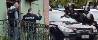 Copertina di Napoli, 37enne uccide la madre e si barrica in casa per otto ore a Qualiano. Arrestato dopo un blitz dei carabinieri