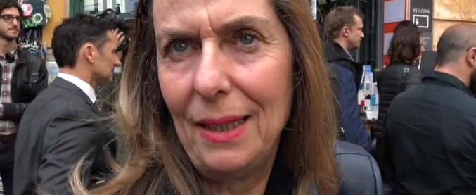 Copertina di Direzione Pd, in dieci al flash mob “Mai con il M5s”: “Flop? Siamo persone che lavorano, rappresentiamo la base”