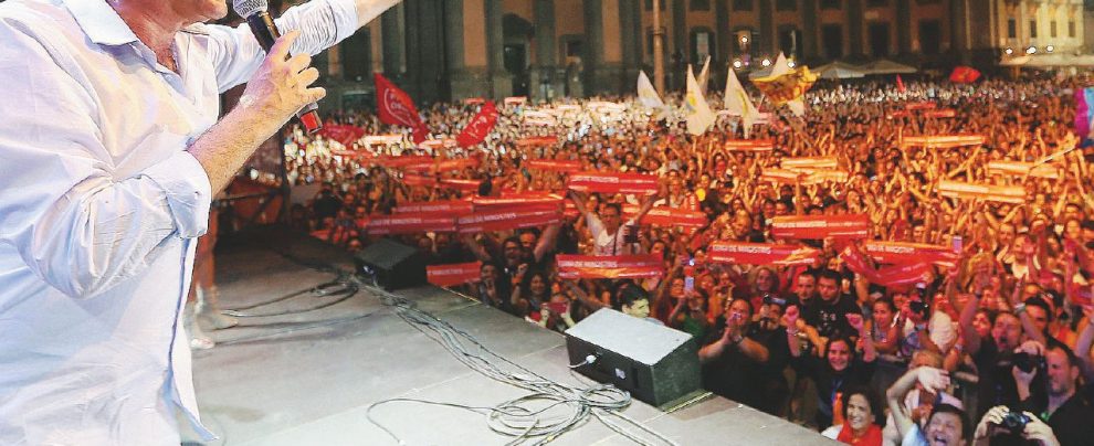 De Magistris organizza la sua rivoluzione (social) De Magistris organizza la sua rivoluzione (social)