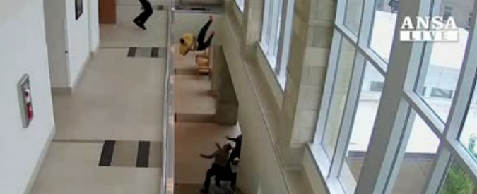 Copertina di Quando si dice dalla padella alla brace. L’Imputato tenta di sfuggire al suo destino ma il piano di fuga si rivela un flop