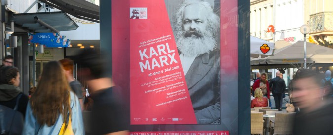 Bicentenario nascita Marx, polemiche per la presenza di Juncker alle celebrazioni e la statua di 5,5 metri donata dalla Cina