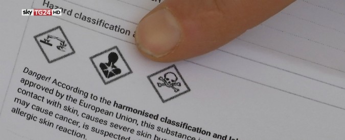 Copertina di Su Sky Tg24 lo speciale “Veleni quotidiani”. I rischi per la salute nascosti negli oggetti che indossiamo