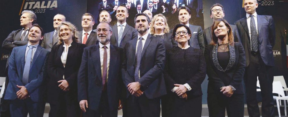 Sul palco - La squadra dei ministri Cinque Stelle presentata al Salone delle Fontane dell’Eur, Roma, il 1 marzo - LaPresse M5S, li chiamavano già ministri. Il sogno infranto dei 17 professori