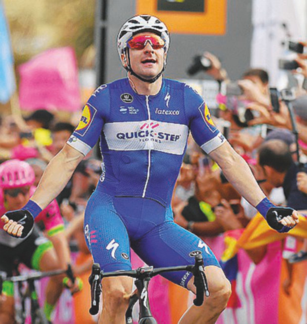 Il vincitore Elia Viviani Il Giro con la stella di David: tutti pazzi per Elia il profeta