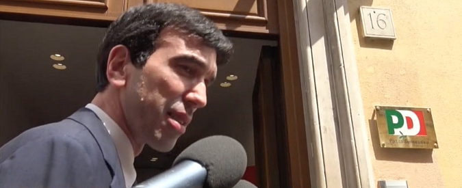 Copertina di Pd, il silenzio di Martina: “Nuovo segretario nell’assemblea del 19? Vedremo”. Delrio: “fase di riflessione”