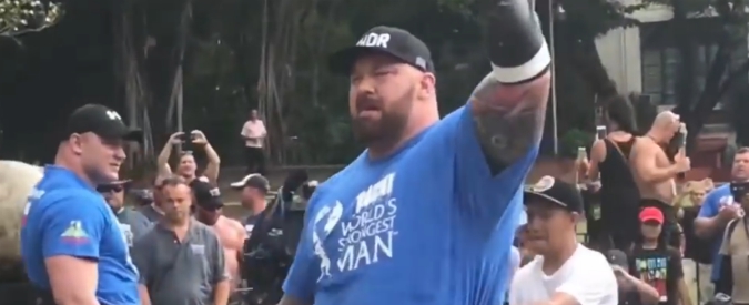 Copertina di Game of Thrones, la forza sovrumana di The Mountain: l’attore islandese è l’uomo più forte del mondo